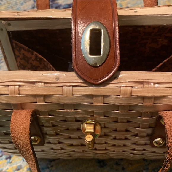 Vintage Natural Wicker Woven Handbag with Brown Leather Accents - Picture 4 of 8